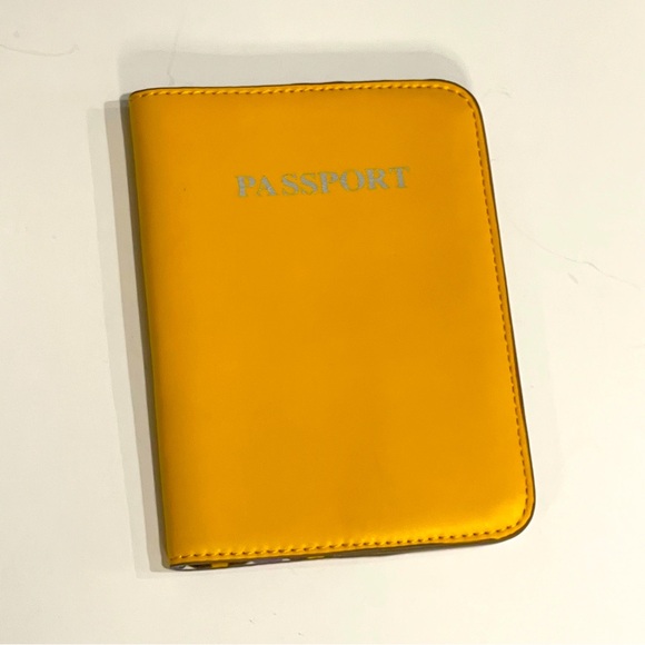 Vera Bradley Golden Yellow Vegan Leather Passport Cover - Picture 1 of 6